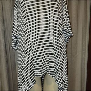 TORRID COLDSHOULDER TOP